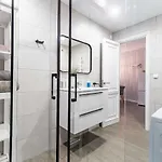 76-lovely Front In דירה *