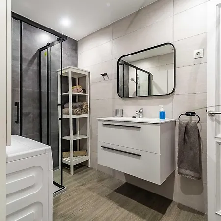 76-lovely Front In Apartment *